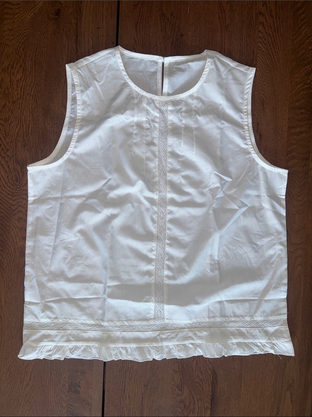 White Sleeveless Pajama Set - Top & Shorts - Picture 2 of 5